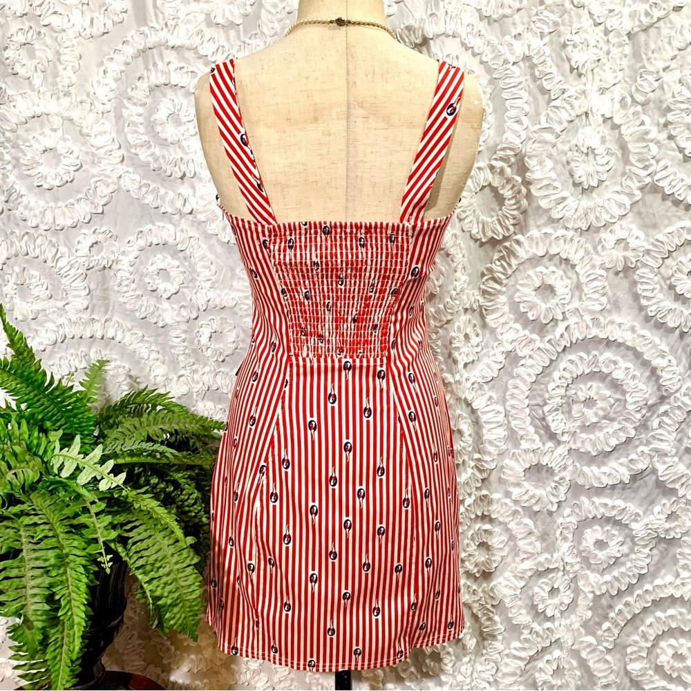 “Marilyn Monroe” pin-up red and white striped bathing beauty print dress- XS - Picture 7 of 12